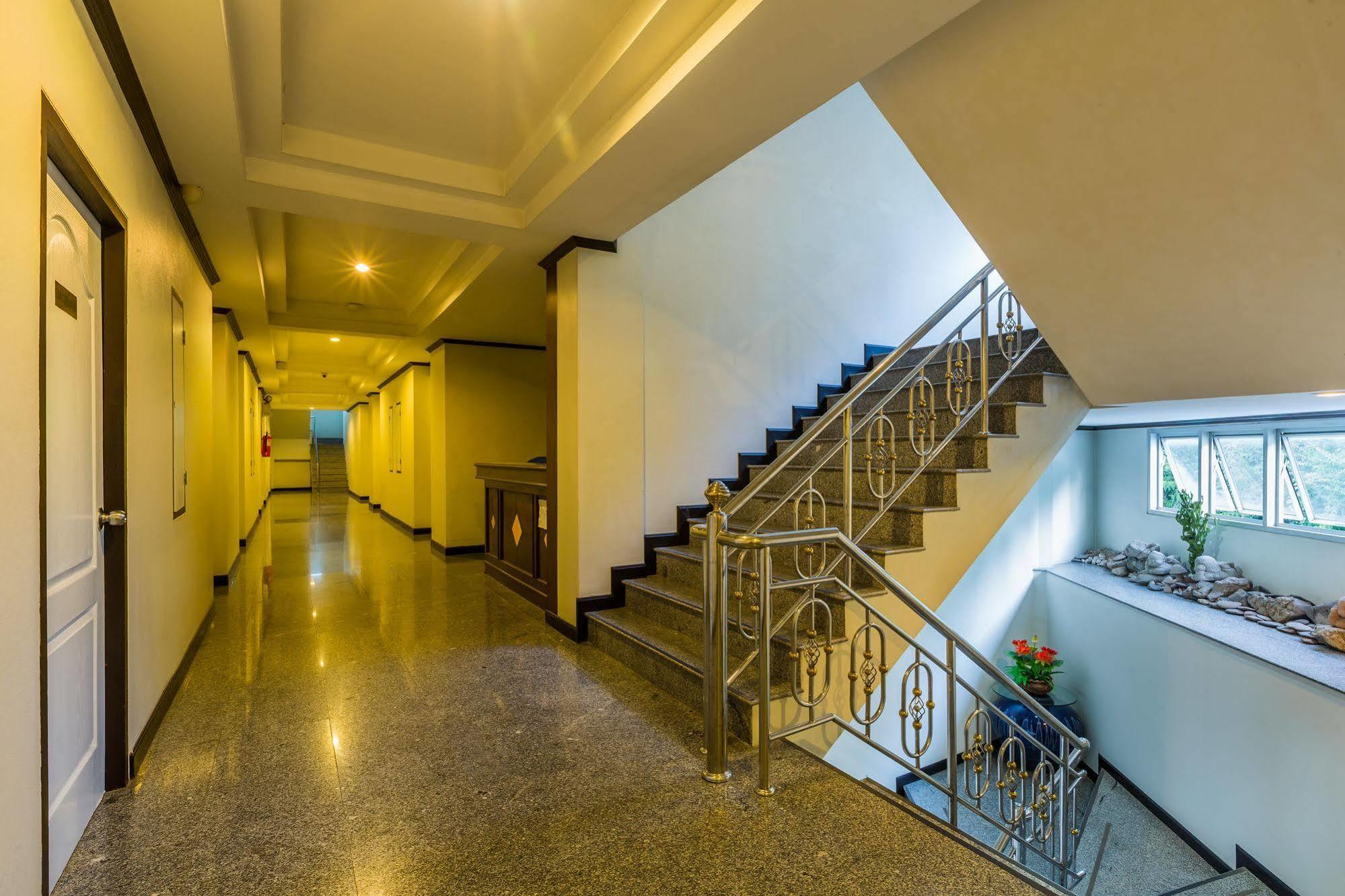 Green House Hotel Krabi town Esterno foto